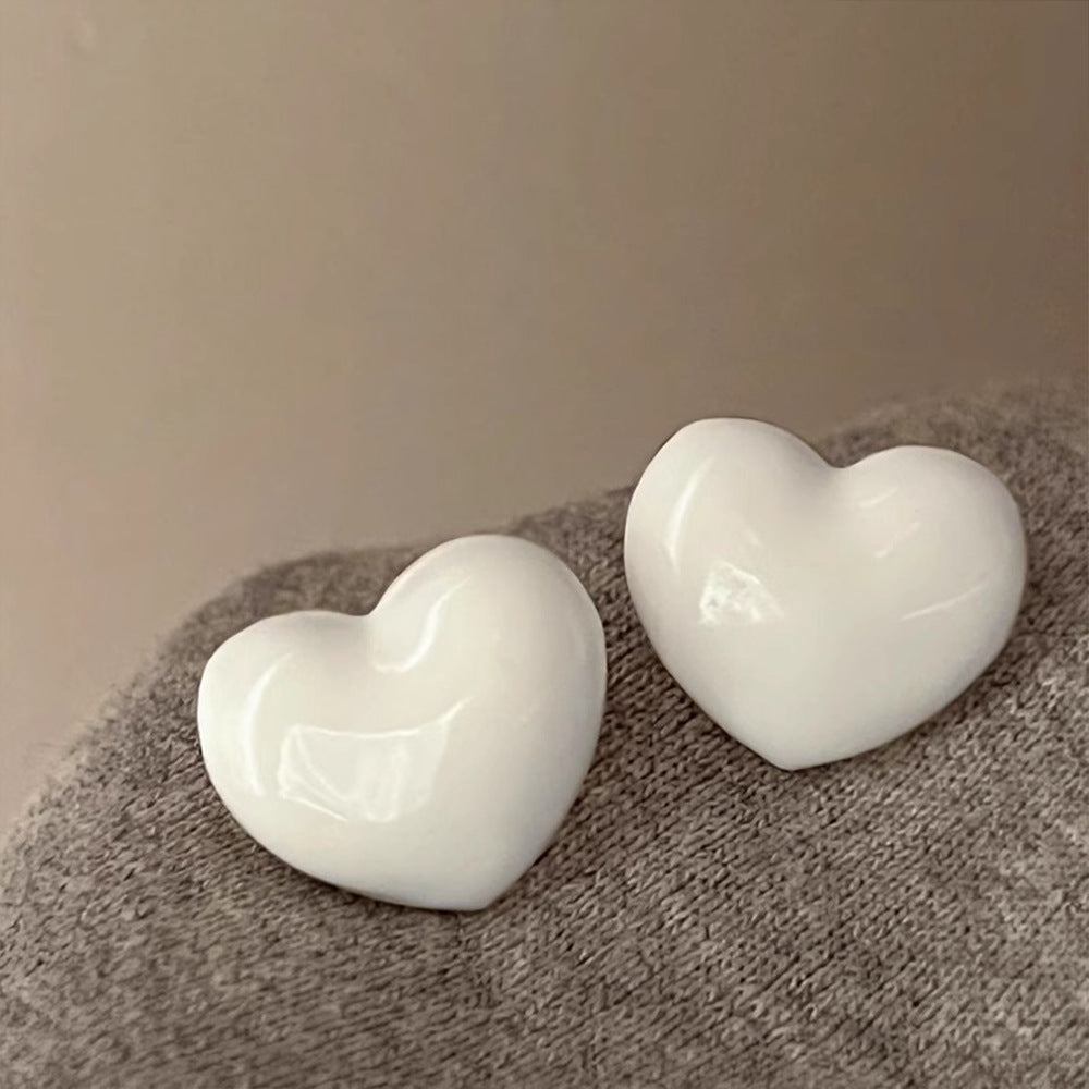 白色琺瑯愛心簡約耳釘