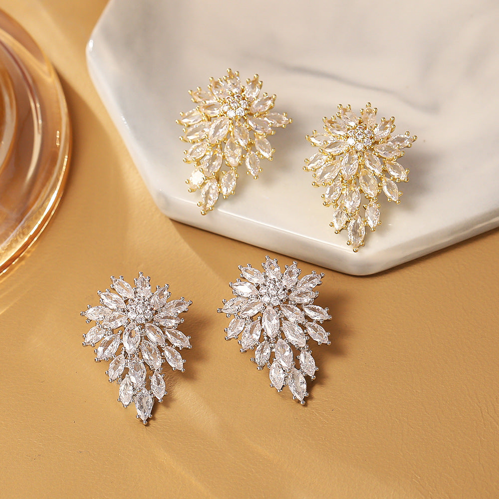 鋯石雪花簡約耳釘－商品主圖｜https://igowo.tw/
