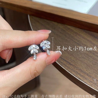 鋯石樹葉耳扣