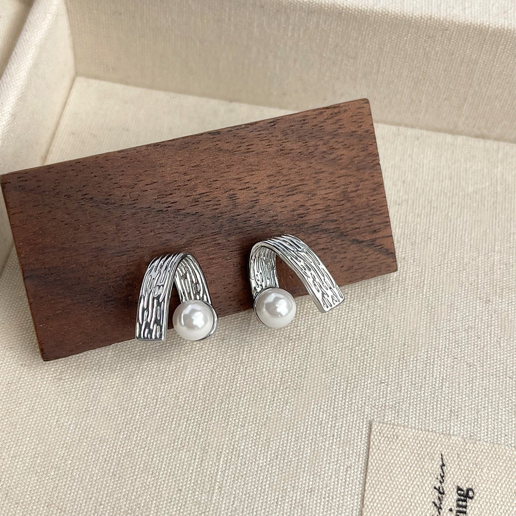 金色電鍍耳夾－鋯石蝴蝶款細節｜https://igowo.tw/