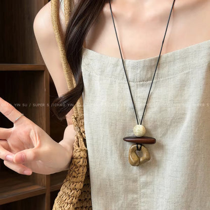 木質皮繩長版項鍊－細節特寫7｜https://igowo.tw/