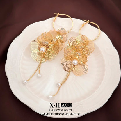 珍珠鋯石山茶花耳釘－細節特寫80｜https://igowo.tw/