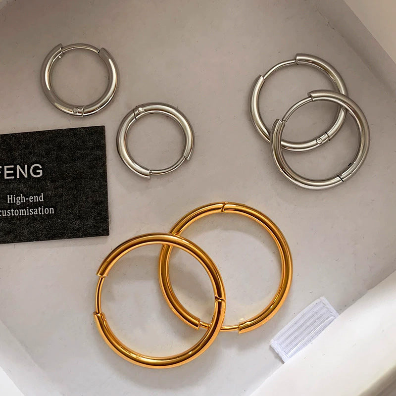 金色素圈電鍍簡約耳環－商品主圖｜https://igowo.tw/