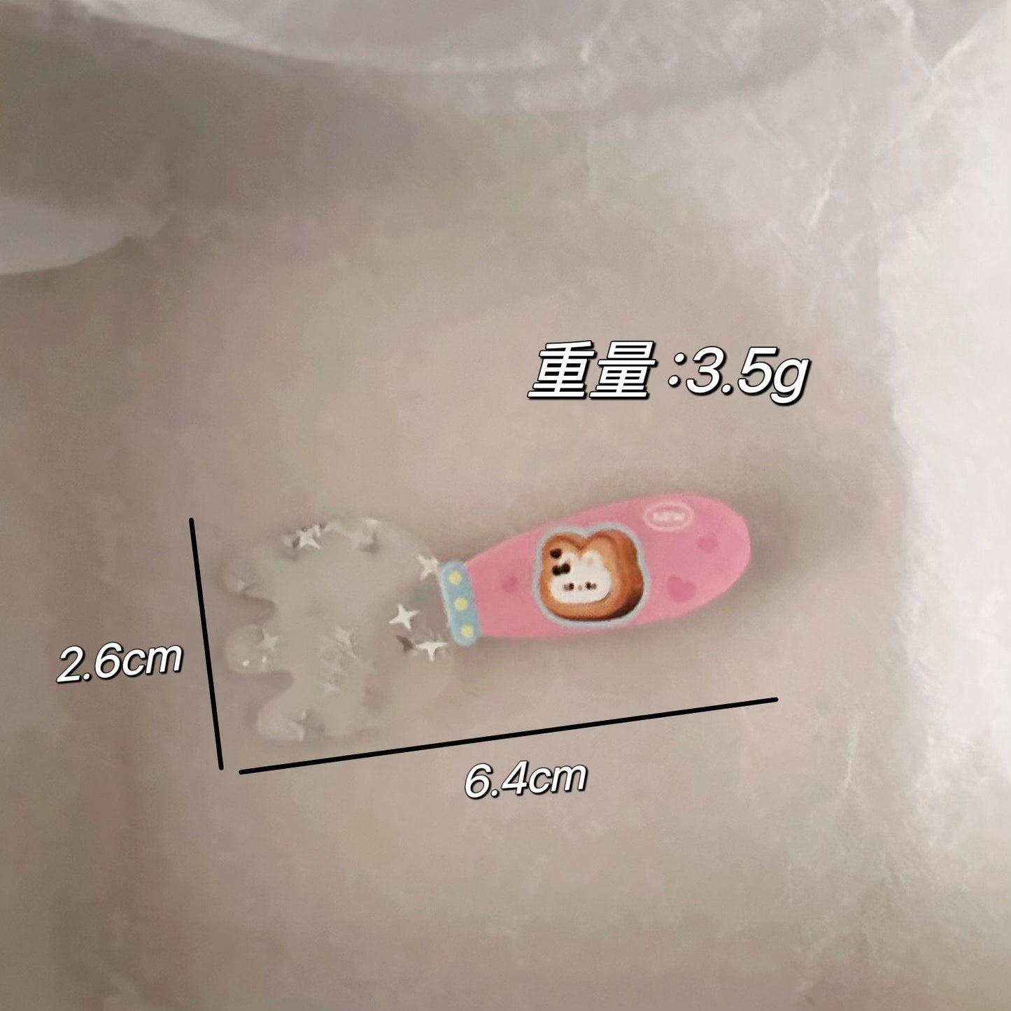 繽紛星星卡通髮夾－紅色小熊勺子髮夾款細節2｜https://igowo.tw/