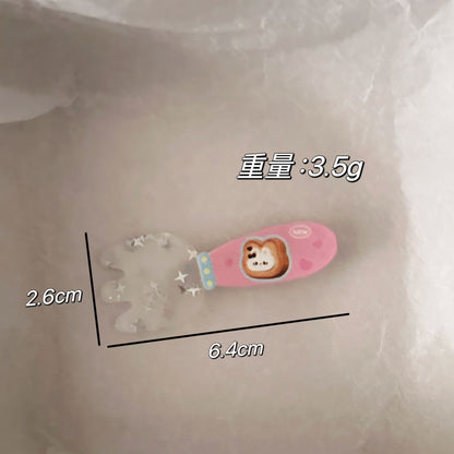 繽紛星星卡通髮夾－紅色小熊勺子髮夾款細節2｜https://igowo.tw/