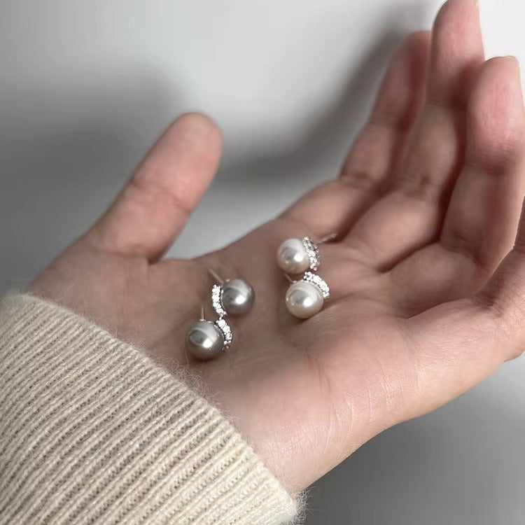 白色珍珠鋯石微鑲耳釘－商品主圖｜https://igowo.tw/