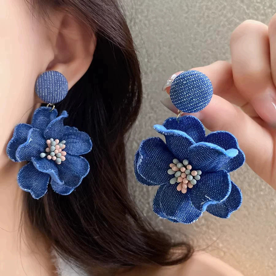白色花朵耳環－紫款細節｜https://igowo.tw/