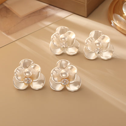 S925珍珠鋯石花朵耳釘－商品主圖｜https://igowo.tw/
