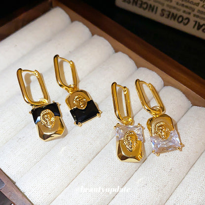 金色幾何鑲鑽復古耳扣－商品主圖｜https://igowo.tw/