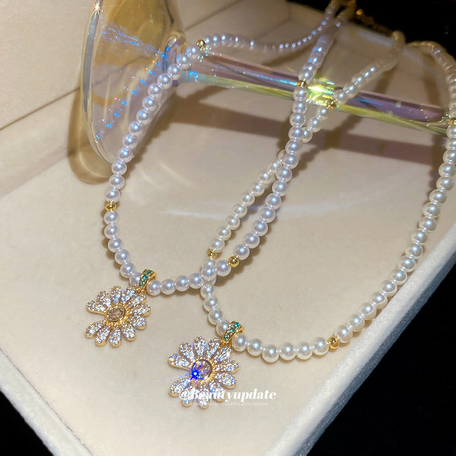 金色珍珠花朵墜飾項鍊－商品主圖｜https://igowo.tw/
