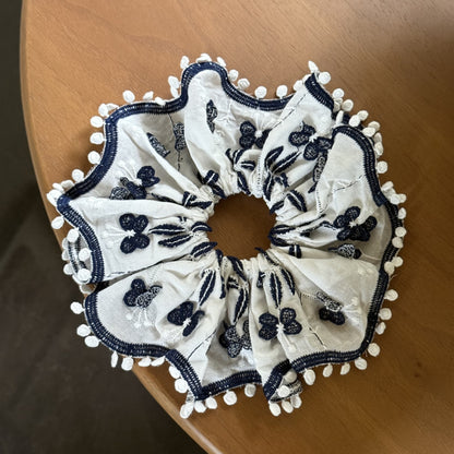 藍色大腸圈刺繡髮圈