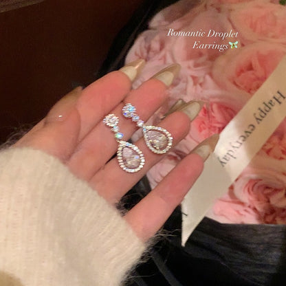 鋯石水滴微鑲耳釘－商品主圖｜https://igowo.tw/