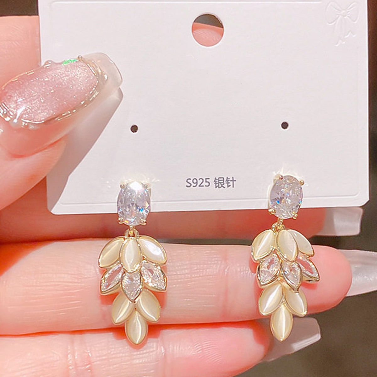 S925貓眼石樹葉耳環－商品主圖｜https://igowo.tw/