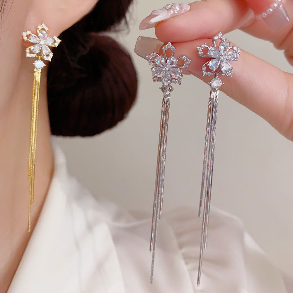 鋯石扭紋花朵流蘇耳墜－商品主圖｜https://igowo.tw/