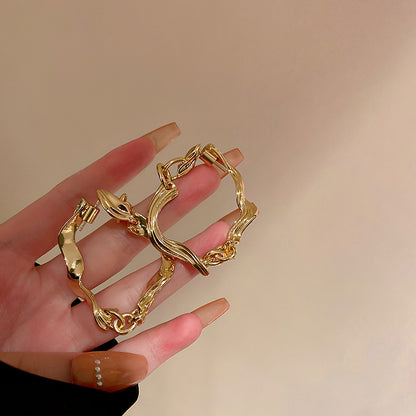 金屬簡約耳環－細節特寫4｜https://igowo.tw/