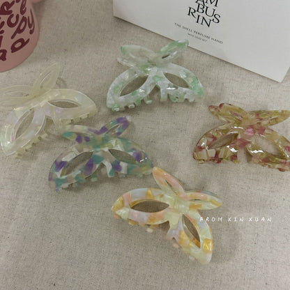 醋酸板材蝴蝶鯊魚夾－粉綠色款細節｜https://igowo.tw/