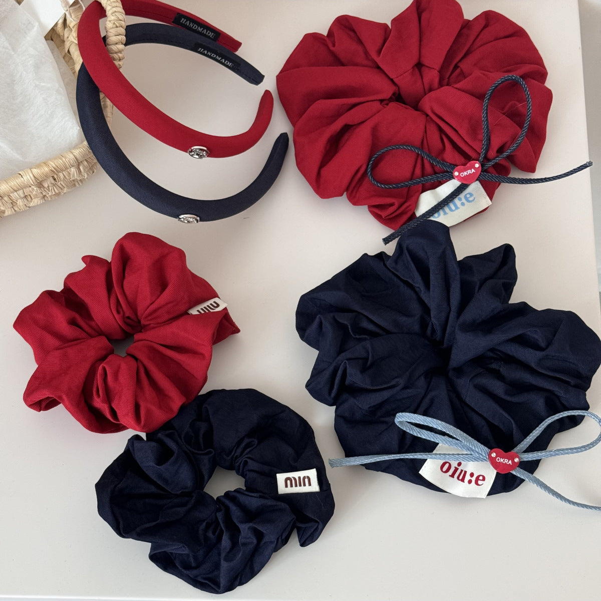 紅色字母大腸圈髮圈－紅色系-貼布大圈款實拍｜https://igowo.tw/