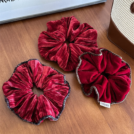 紅色絨面大腸圈髮圈－商品主圖｜https://igowo.tw/
