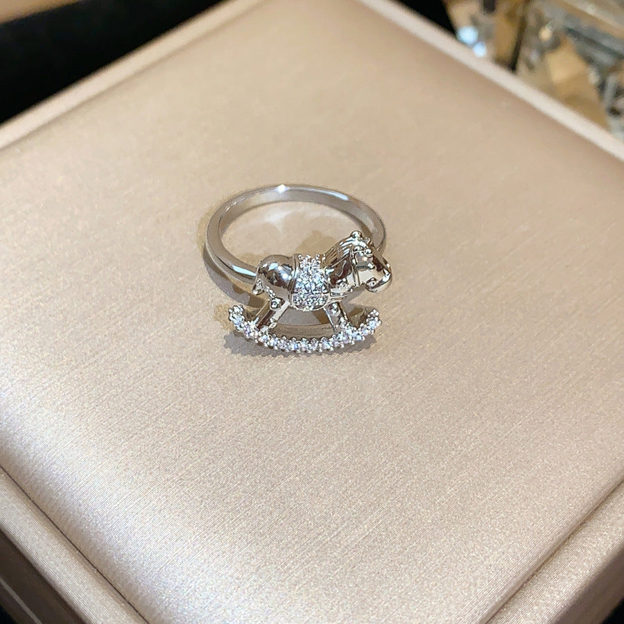 鋯石蛇形花朵鏤空戒指－細節特寫40｜https://igowo.tw/