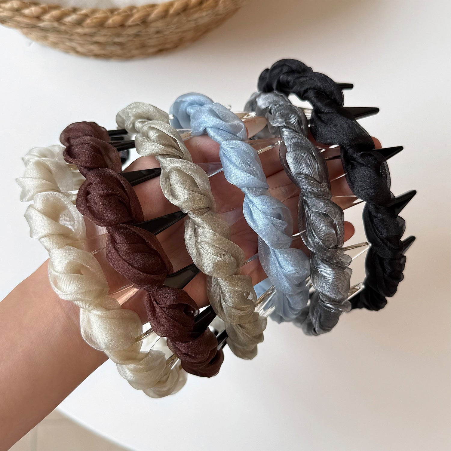 纏繞簡約髮箍－商品主圖｜https://igowo.tw/
