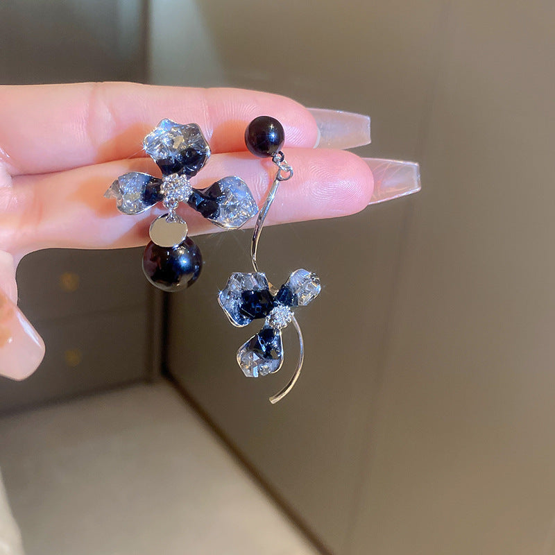 藍色水晶珍珠花朵耳環－細節特寫6｜https://igowo.tw/