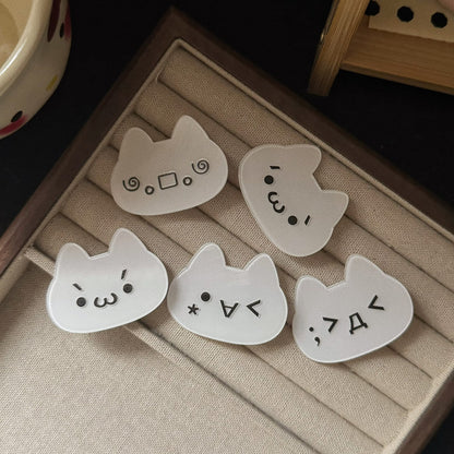 白色壓克力兔子髮夾－商品主圖｜https://igowo.tw/