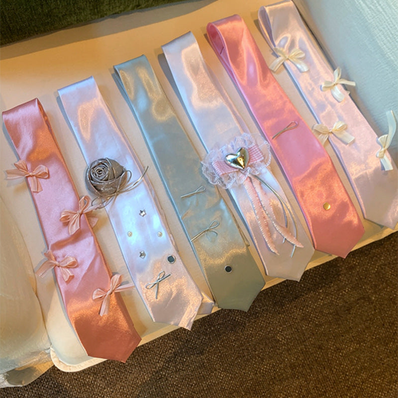 蝴蝶結花朵項鍊－領帶-白色-愛心蝴蝶結款實拍｜https://igowo.tw/
