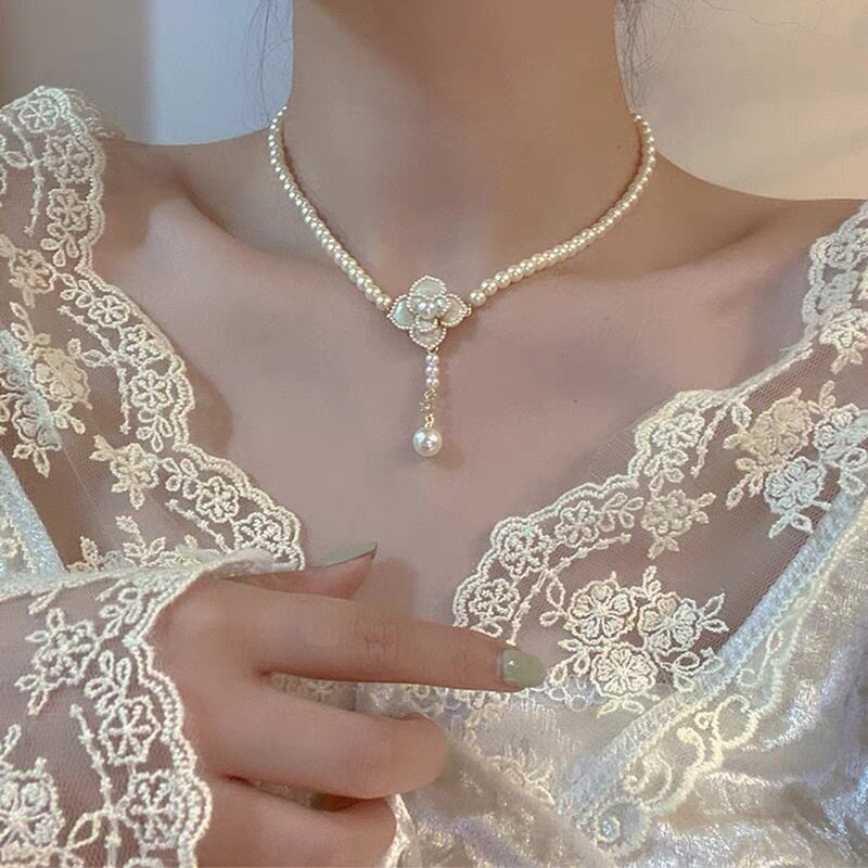 珍珠花朵復古項鍊－商品主圖｜https://igowo.tw/