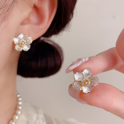 花朵微鑲簡約耳釘－商品主圖｜https://igowo.tw/