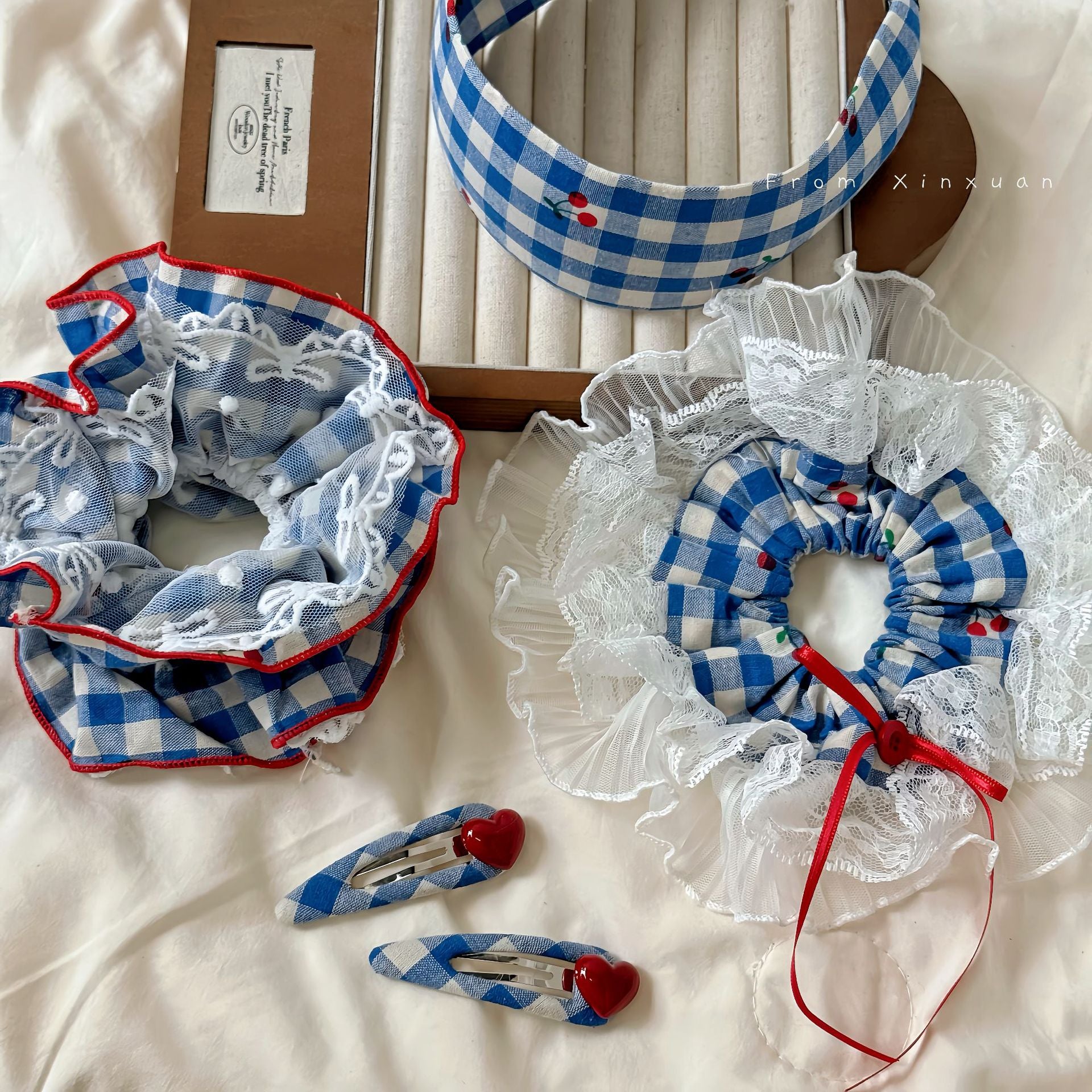 蕾絲櫻桃格紋髮圈－商品主圖｜https://igowo.tw/