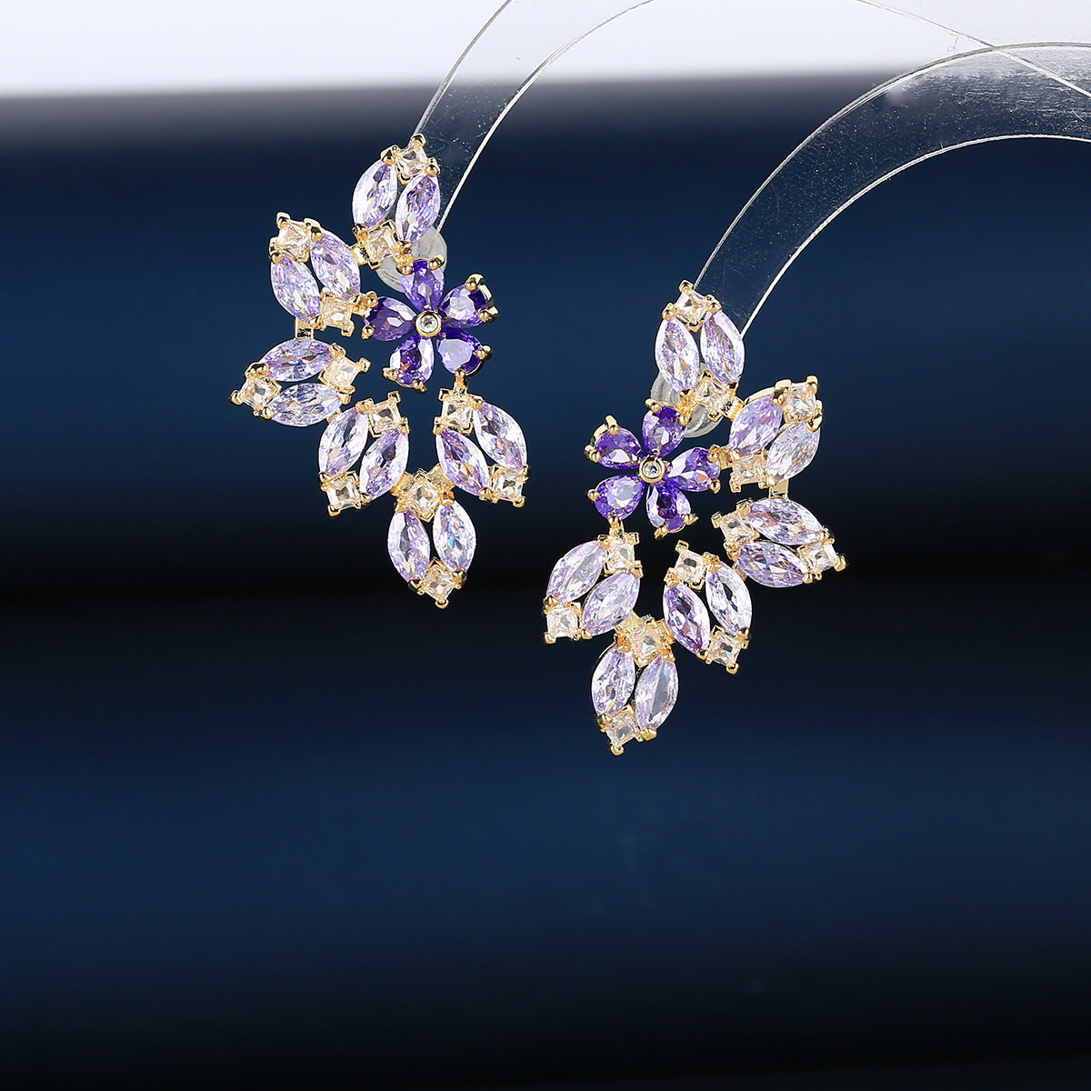 S925鋯石花朵耳環－商品主圖｜https://igowo.tw/