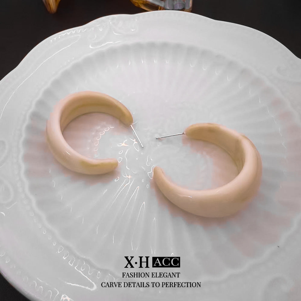 棕色C形素圈復古耳釘