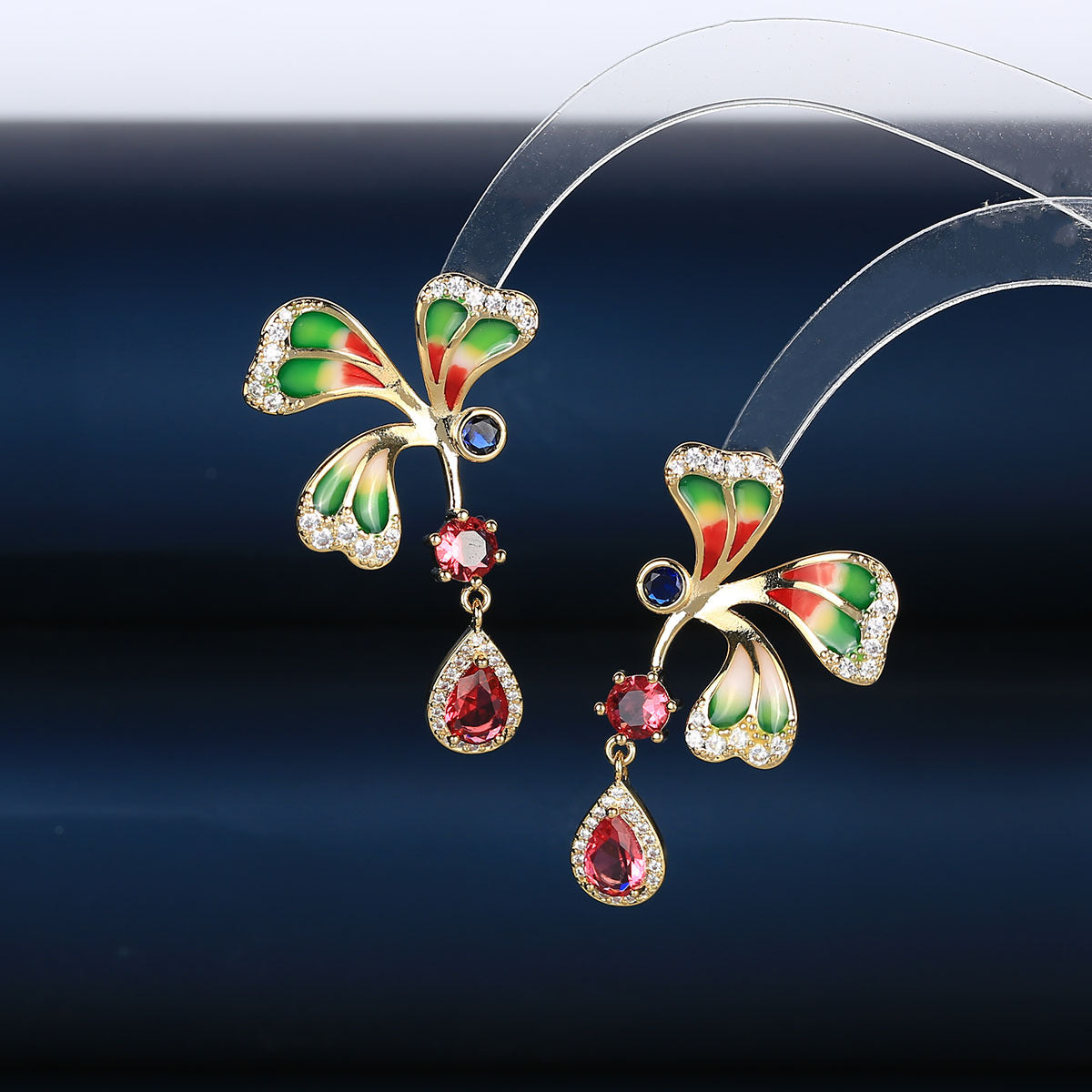S925鋯石花朵微鑲耳釘－商品主圖｜https://igowo.tw/