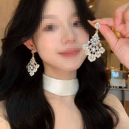 菱形鑲鑽垂墜耳釘－商品主圖｜https://igowo.tw/