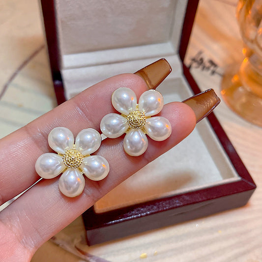 珍珠花朵耳釘－商品主圖｜https://igowo.tw/