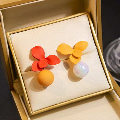 撞色珍珠花朵復古耳環－商品主圖｜https://igowo.tw/