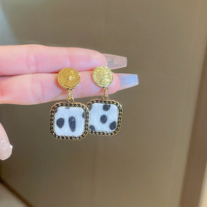 珍珠蝴蝶結鑲鑽耳環－細節特寫22｜https://igowo.tw/