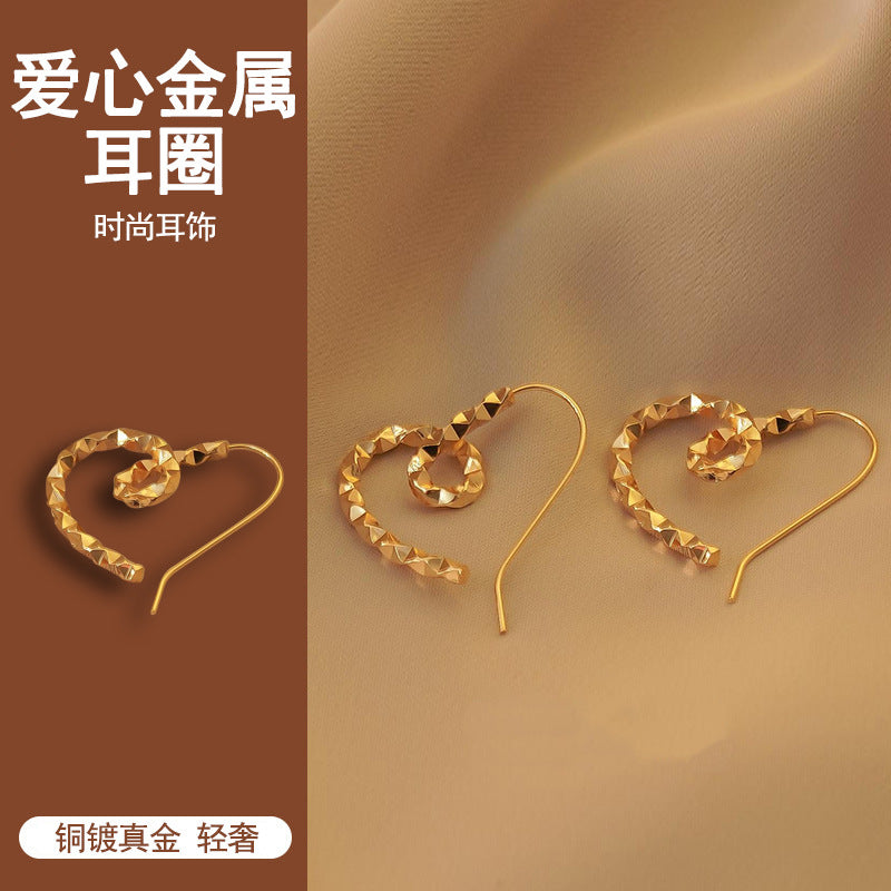 金屬愛心圓圈耳環－商品主圖｜https://igowo.tw/