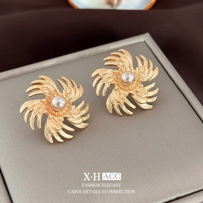 金色貝殼花朵復古耳釘－細節特寫11｜https://igowo.tw/
