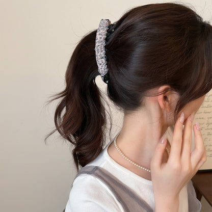 網紗豹紋纏繞復古髮夾－淺豹紋香蕉夾款實拍｜https://igowo.tw/