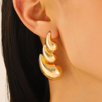 金屬水滴花朵復古耳釘－細節特寫1｜https://igowo.tw/