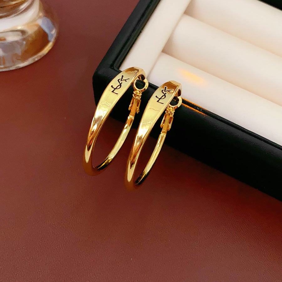 金色銀針圓圈鏤空耳環－細節特寫32｜https://igowo.tw/