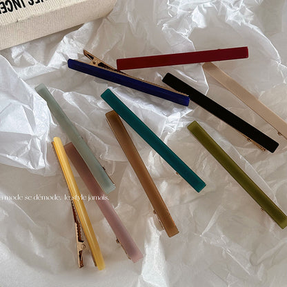 壓克力一字簡約髮夾－商品主圖｜https://igowo.tw/