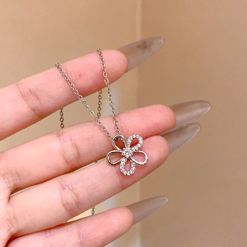 韓系簡約鏤空閃鋯花朵項鏈