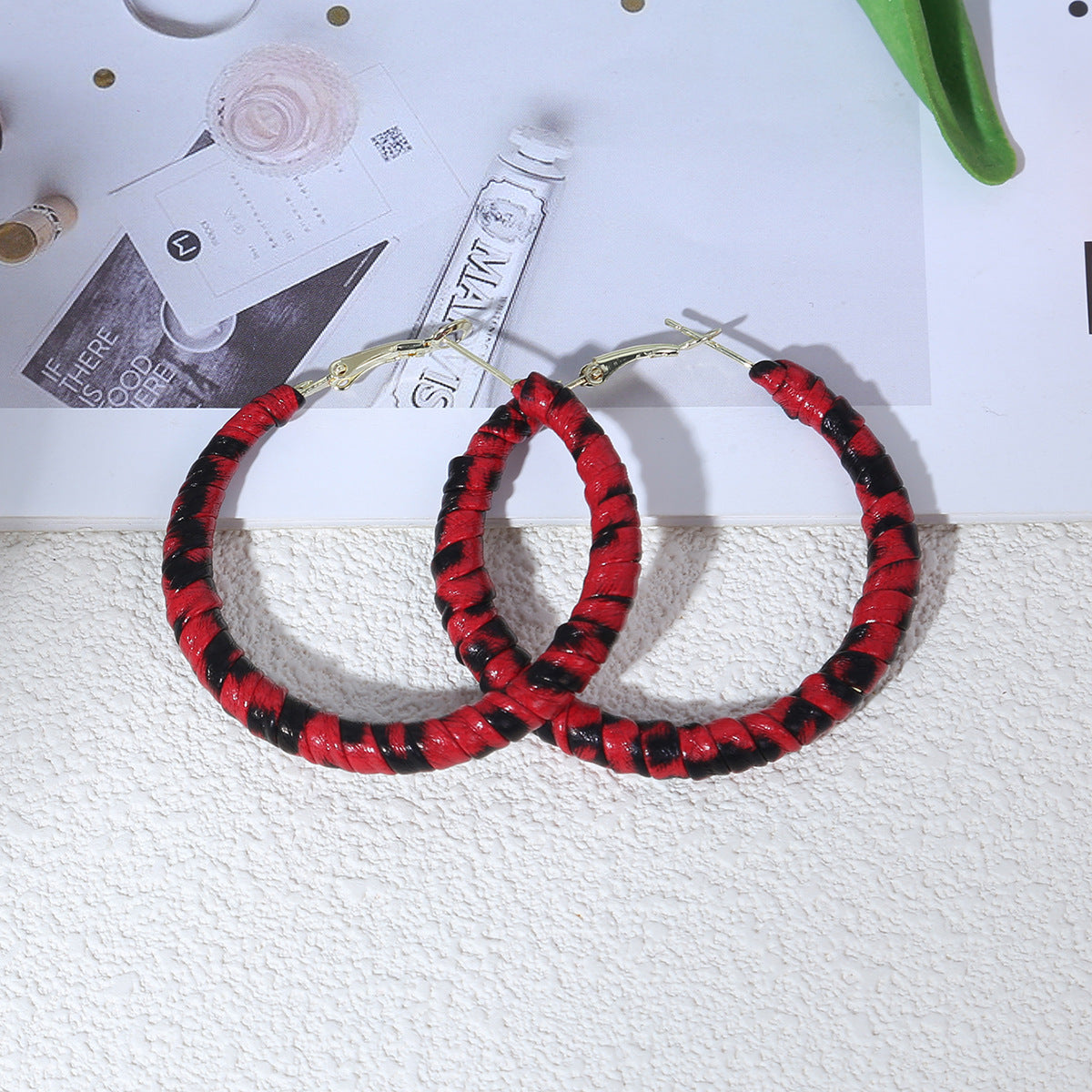 銀針豹紋纏繞耳扣－細節特寫27｜https://igowo.tw/
