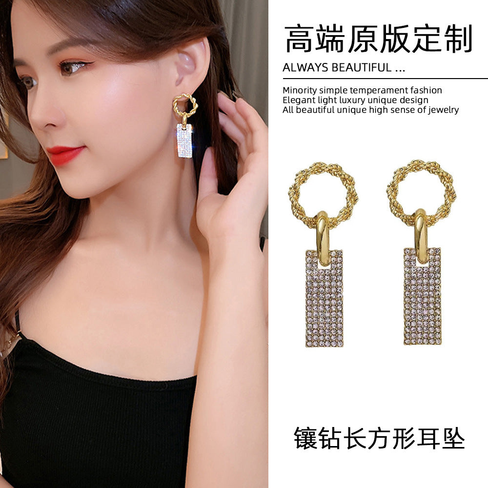 方形鑲鑽耳墜－商品主圖｜https://igowo.tw/