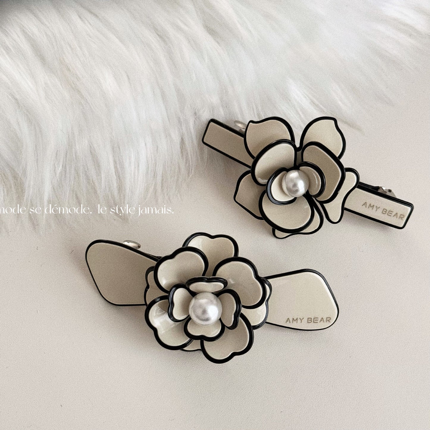 珍珠山茶花髮夾－商品主圖｜https://igowo.tw/