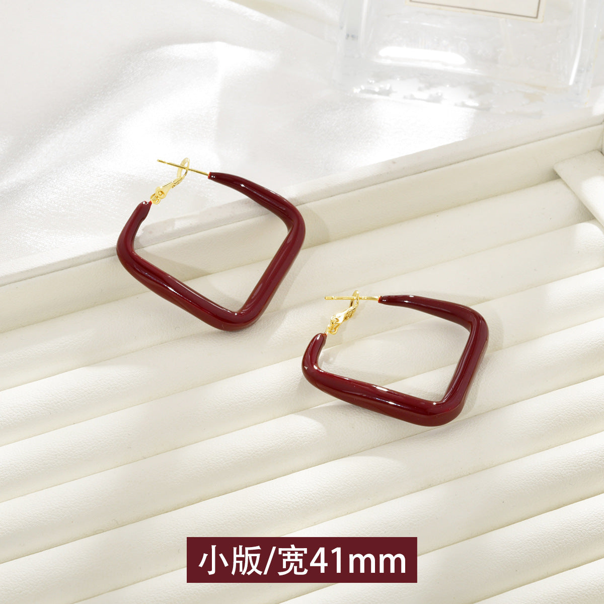 復古紅圓圈誇張耳環－細節特寫5｜https://igowo.tw/