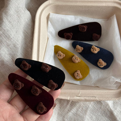 絨面小熊水滴髮夾－細節特寫1｜https://igowo.tw/