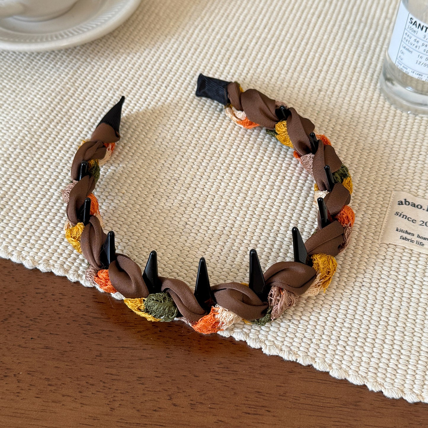 彩色波浪纏繞髮箍－彩咖色款細節｜https://igowo.tw/